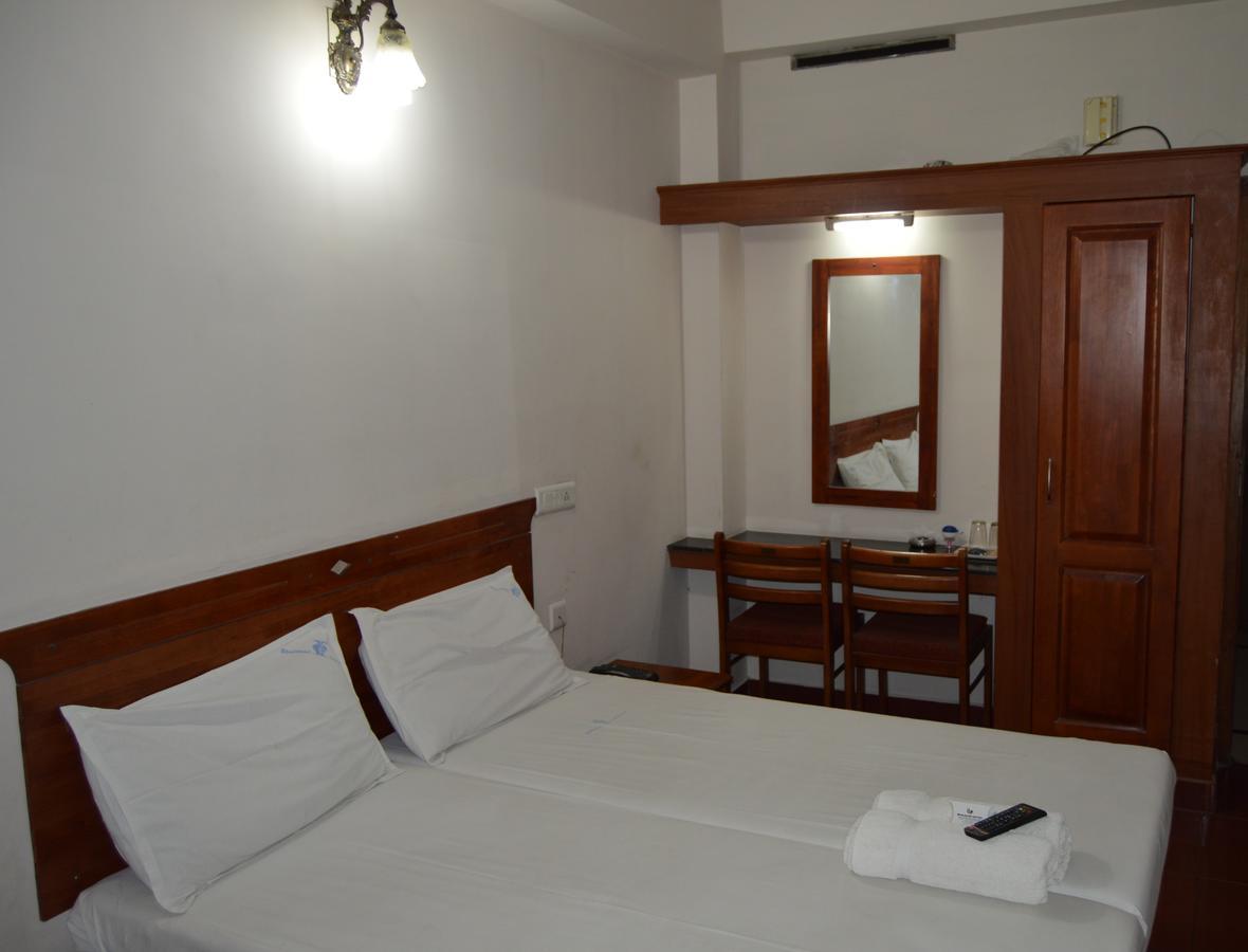 Shalimar Metro Hotel Kochi Exterior photo