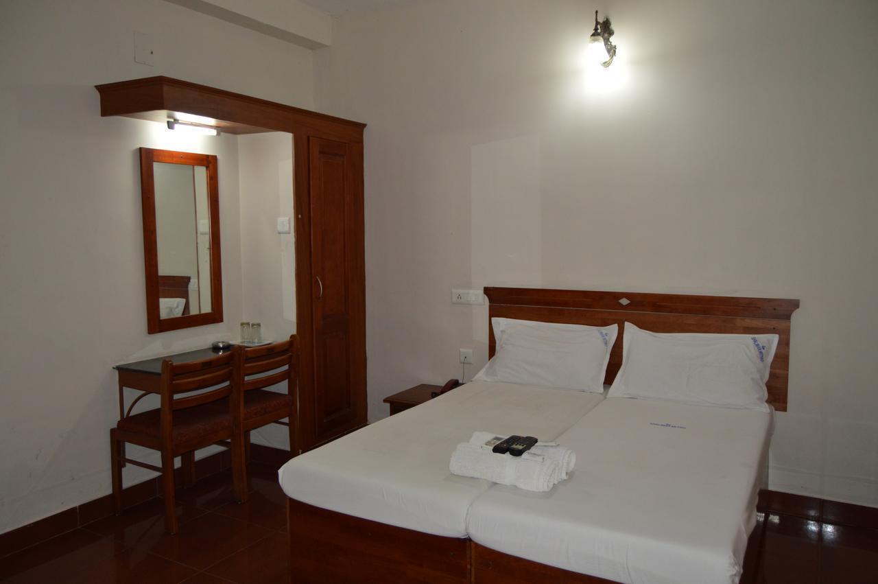 Shalimar Metro Hotel Kochi Exterior photo