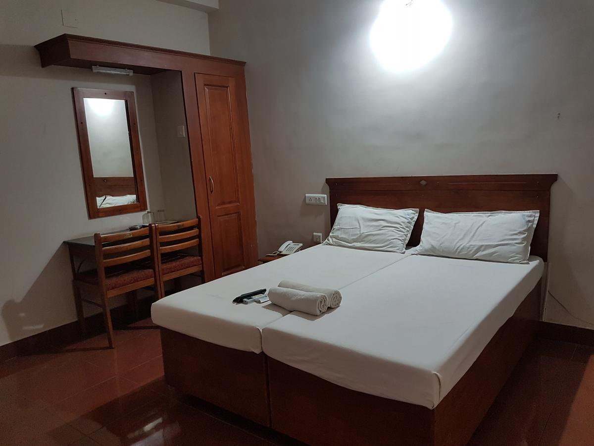 Shalimar Metro Hotel Kochi Exterior photo